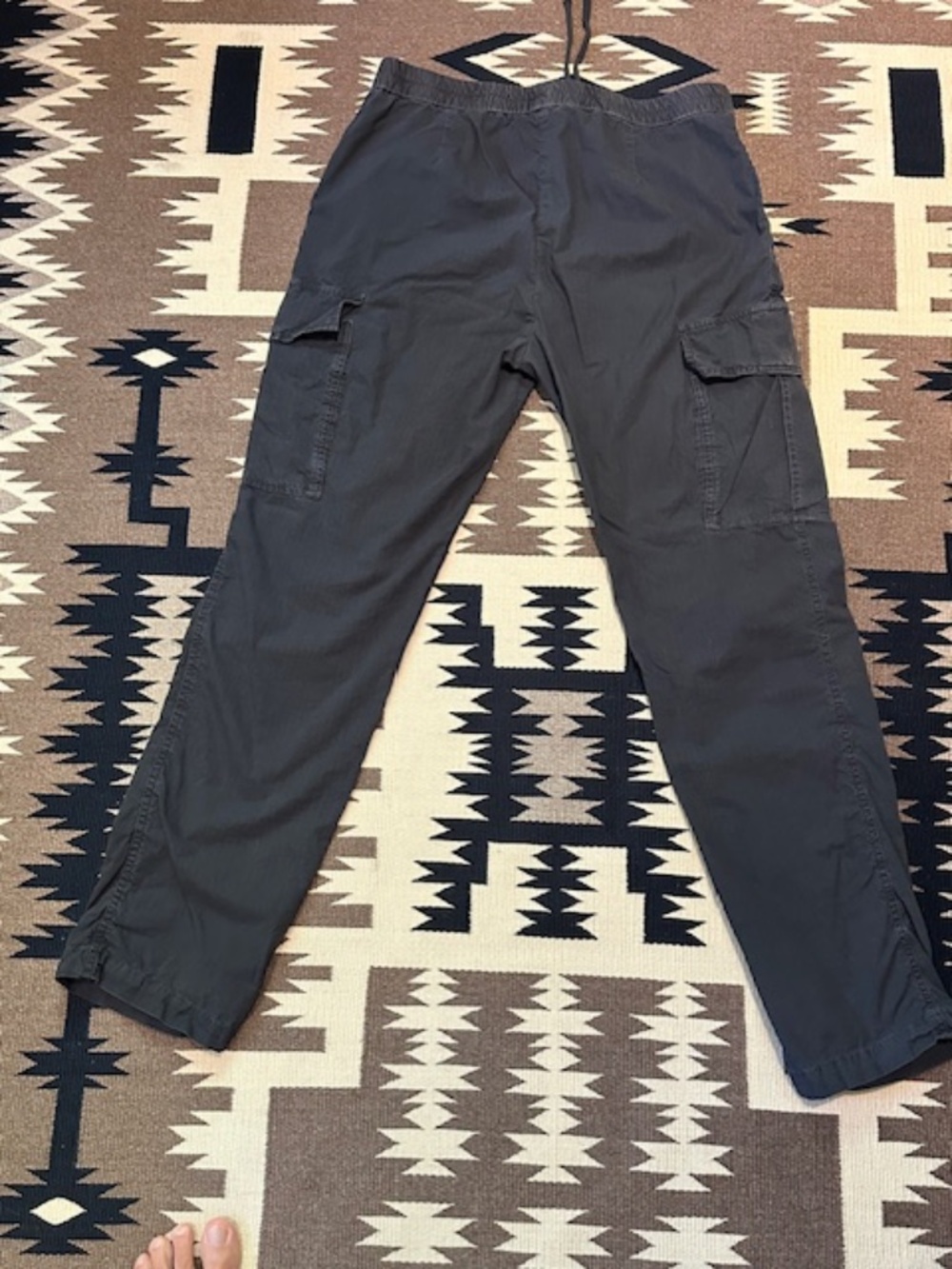 JAMES PERSE FADED BLACK RIPSOP CARGO PANTS - SIZE 2